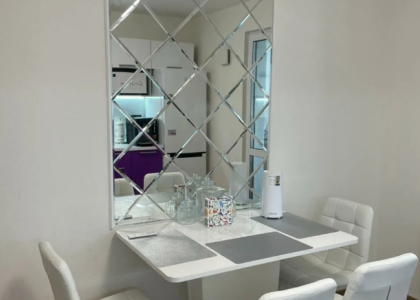 Decorative glass for restaurants and hotels in Punjab enhancing elegant, modern, and sustainable hospitality interiors.