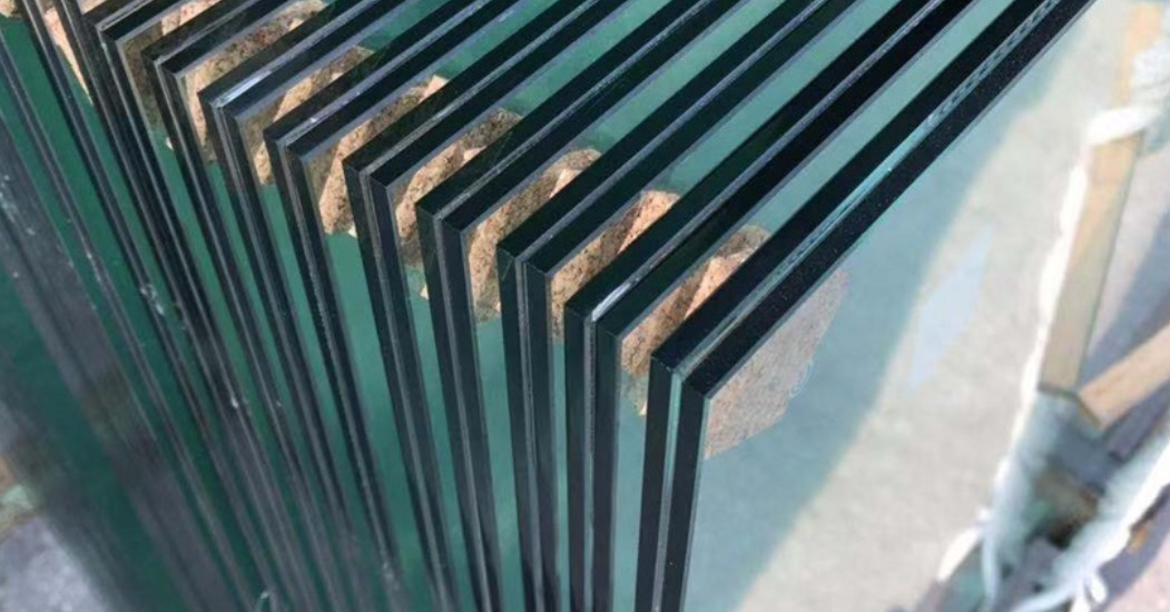 Acoustic laminated glass panel by Green Glass Designer for superior noise reduction and safety