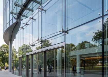 Modern point glass system