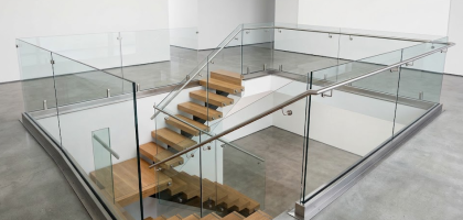 Custom glass railing installations by Green Glass Designer