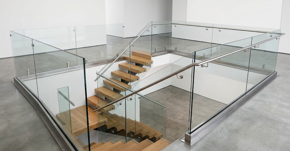 Custom glass railing installations by Green Glass Designer