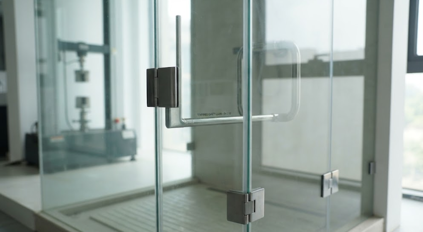Glass shower cabin safety and durability features